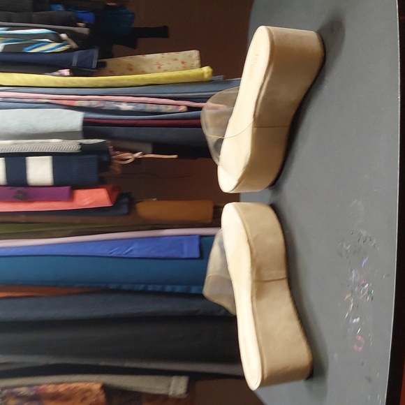 Women's Clear Strap Platform Sandals - Picture 5 of 6